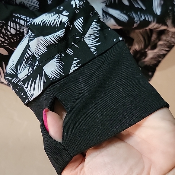 Fabletics Black White  Palm Print Jacket Sz Large - Picture 9 of 10